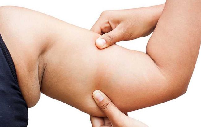 Тренер объяснил, как убрать нависающие "крылья" на руках