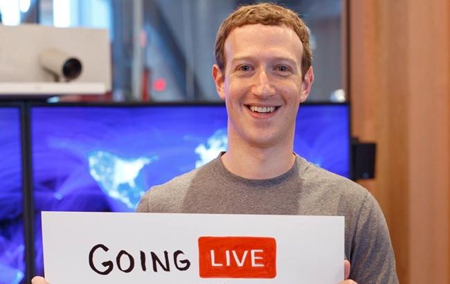 Цукерберг впервые ответил на вопросы пользователей в прямом эфире